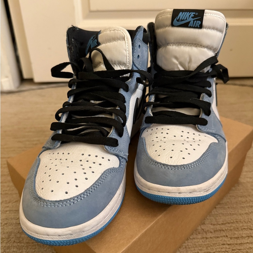 Jordan 1 Retro High OG
University Blue